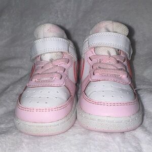 Nike Toddler Pink & White Hook-and-Loop Sneakers